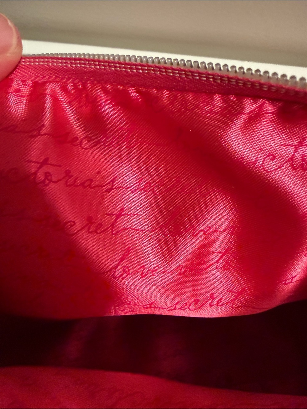 Victoria's Secret Hot Pink Heart Charm Tote - Picture 8 of 9